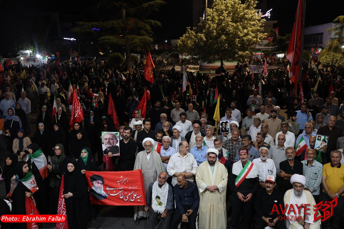 جشن میلاد پیامبر رحمت(ص) در میدان امام حسین(ع) ساری
