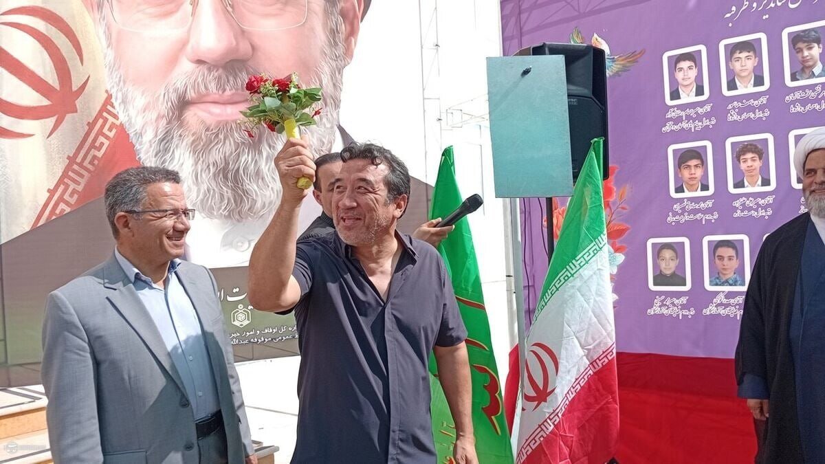 «زنگ مهر و یک پرسش تربیتی؛ خداداد عزیزی چرا به مدرسه دعوت شد؟»