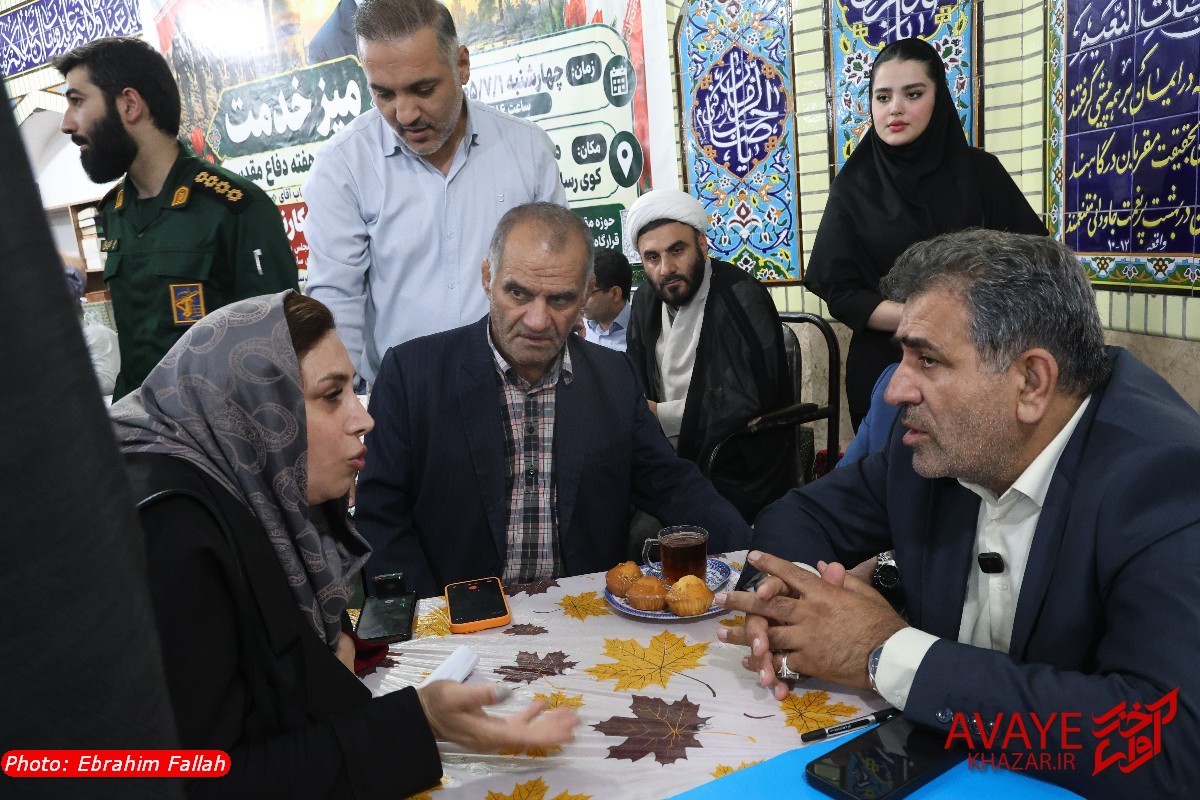 میز خدمت علی بابایی کارنامی در منطقه دخانیات ساری؛ پاسخگویی مدیران کنار مردم